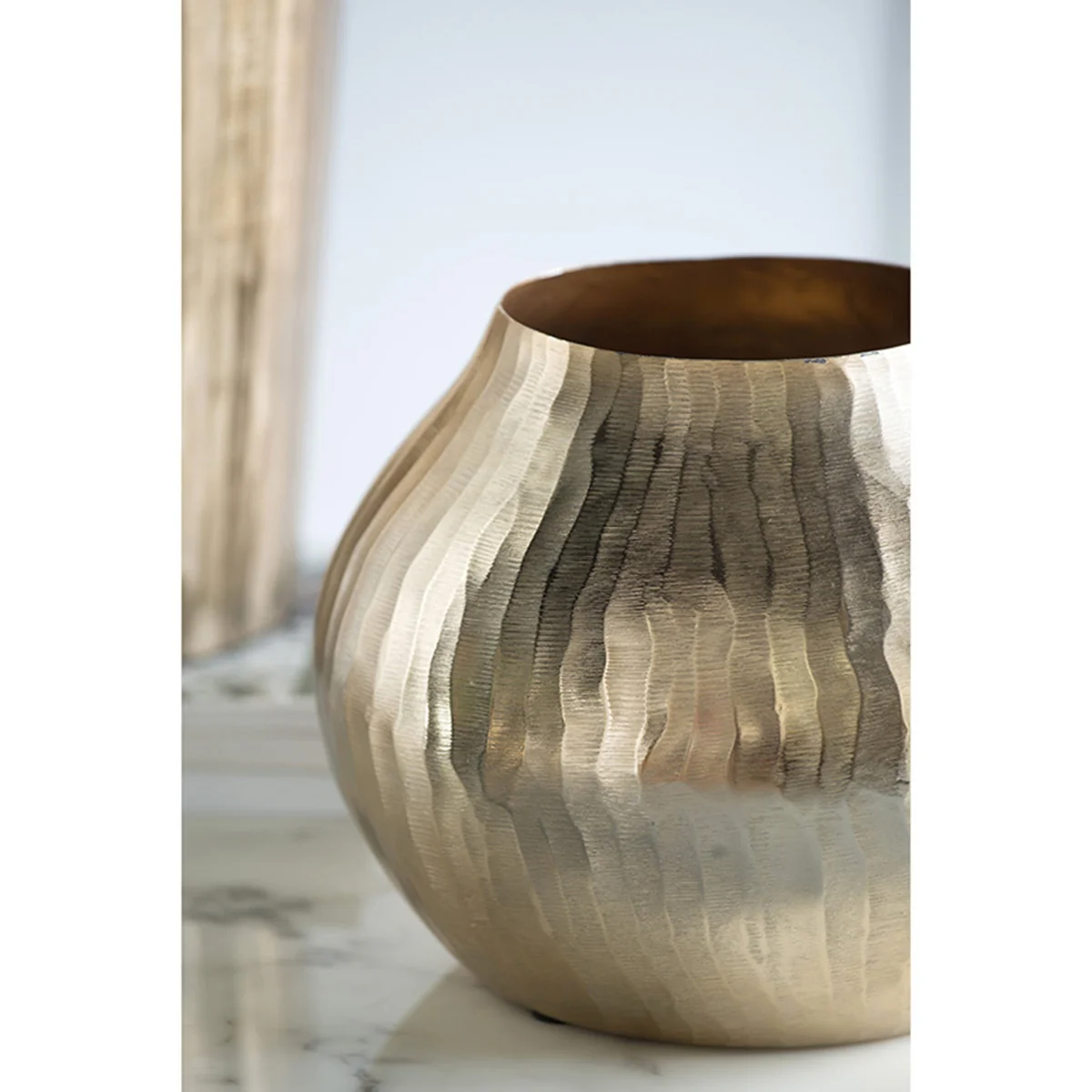 9" Aluminum Chisel Flower Vase - Image 7