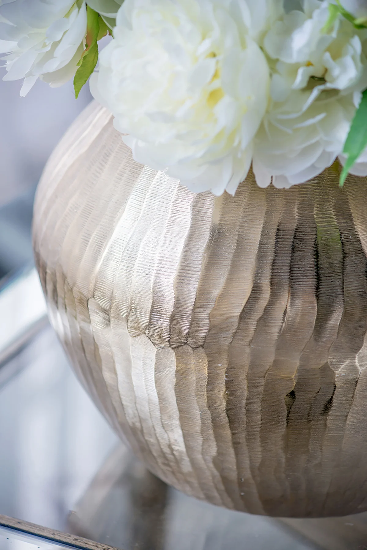 9" Aluminum Chisel Flower Vase - Image 9