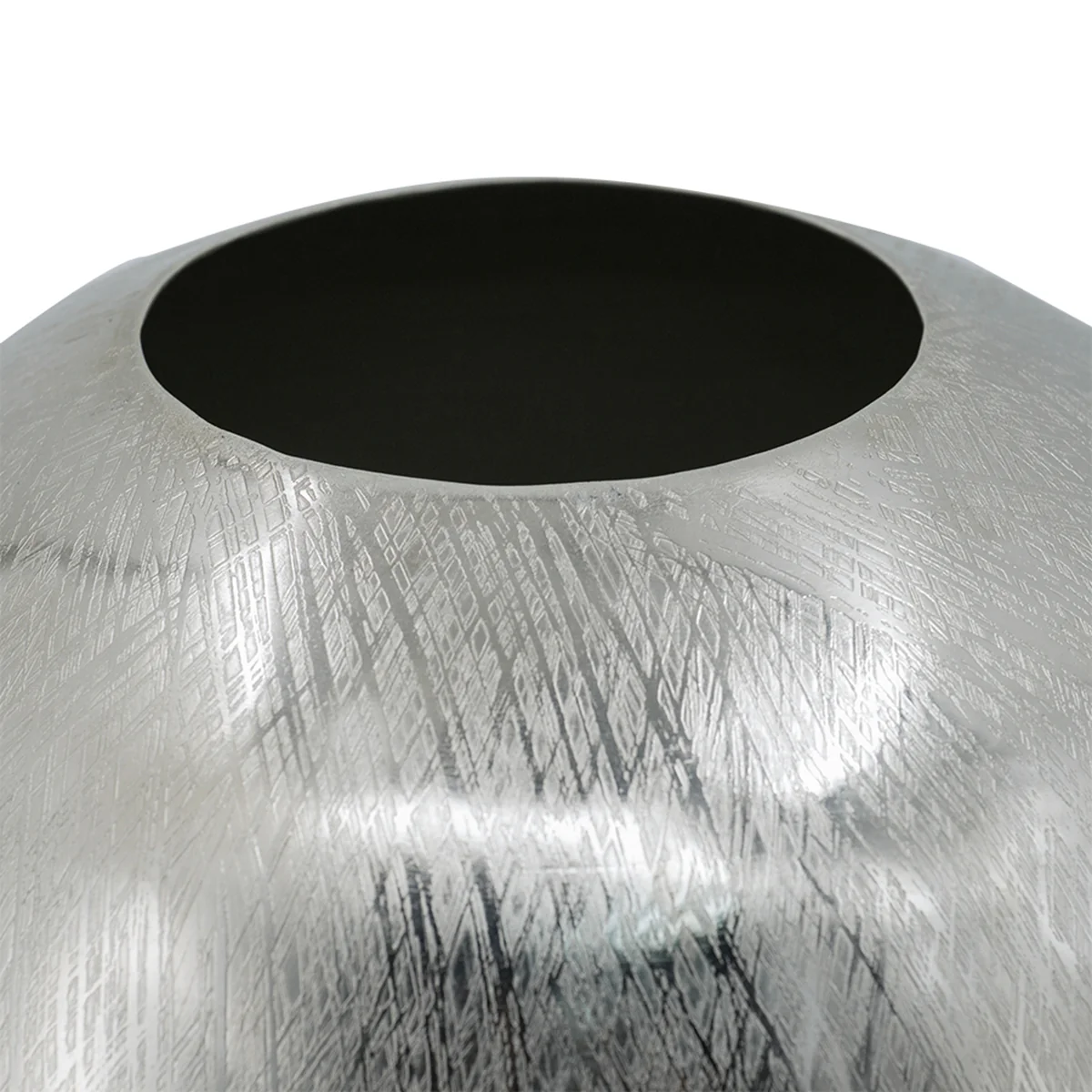 15" Aluminum Vase - Image 4