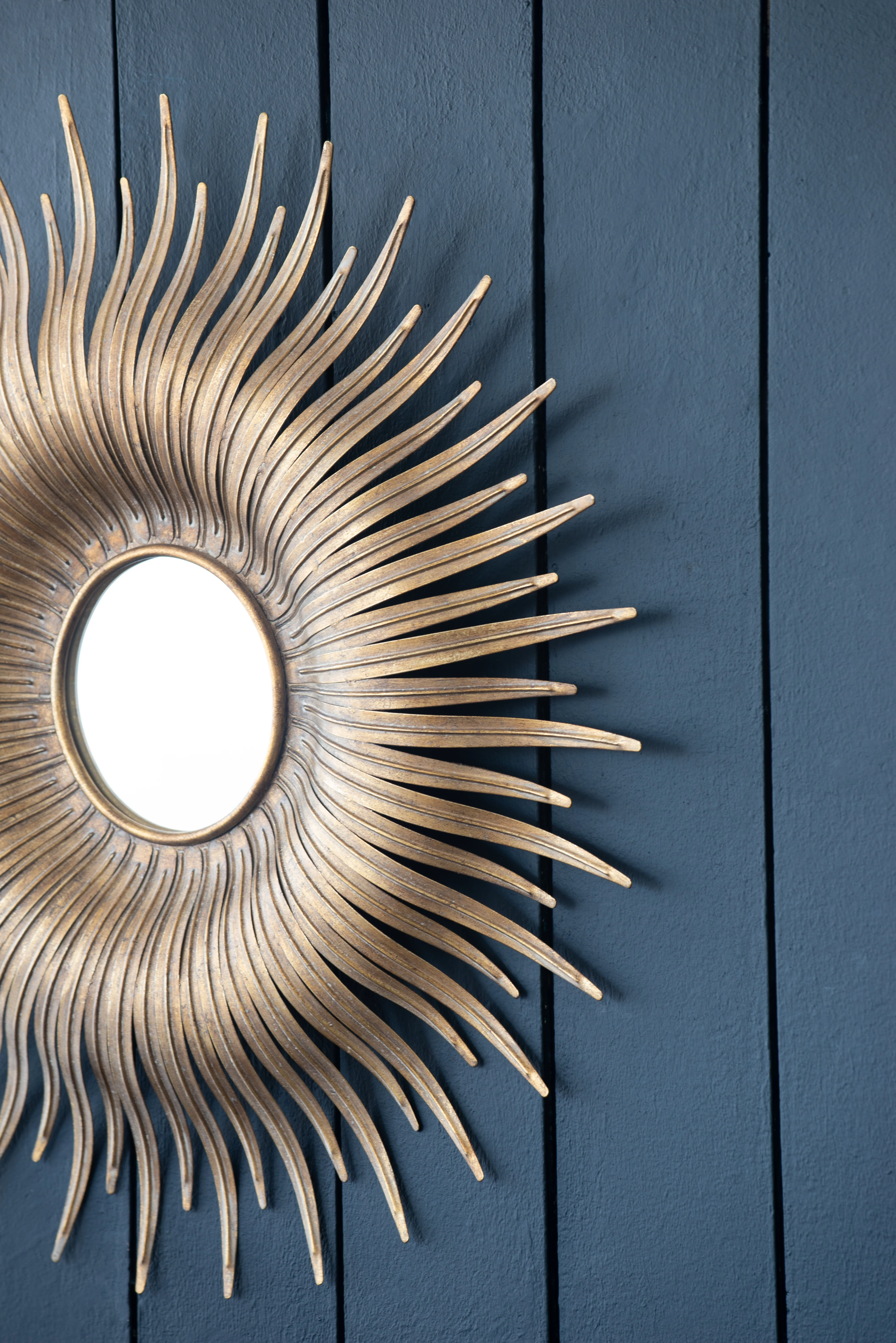 28.3' in Retro Design Gold Sunburst Metal Wall Mirror Decorative Mirror - Image 6