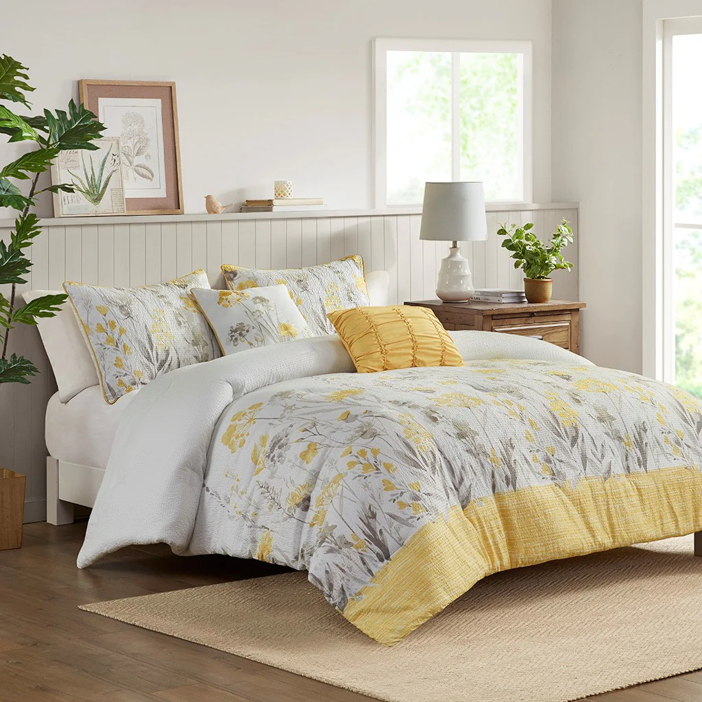 5 Piece Seersucker Comforter Set with Throw Pillows - Image 3