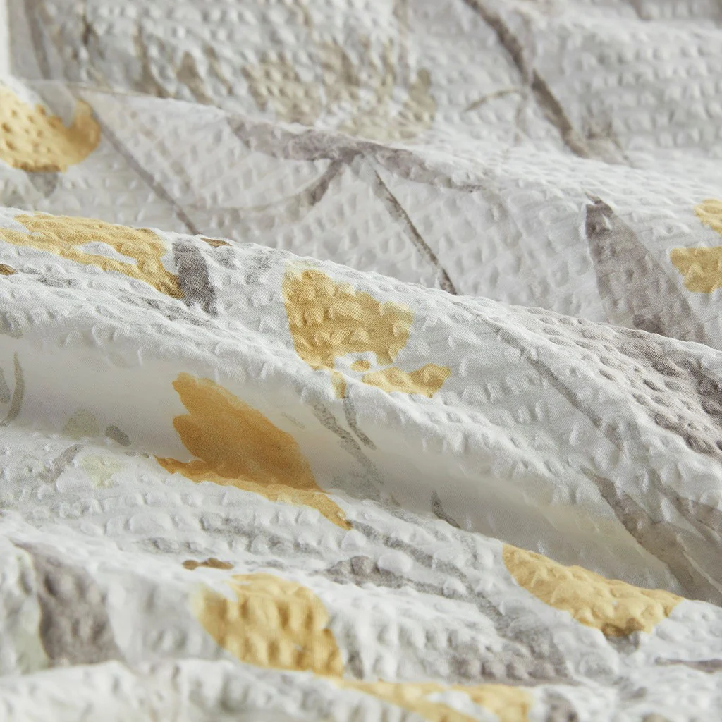 5 Piece Seersucker Comforter Set with Throw Pillows - Image 4