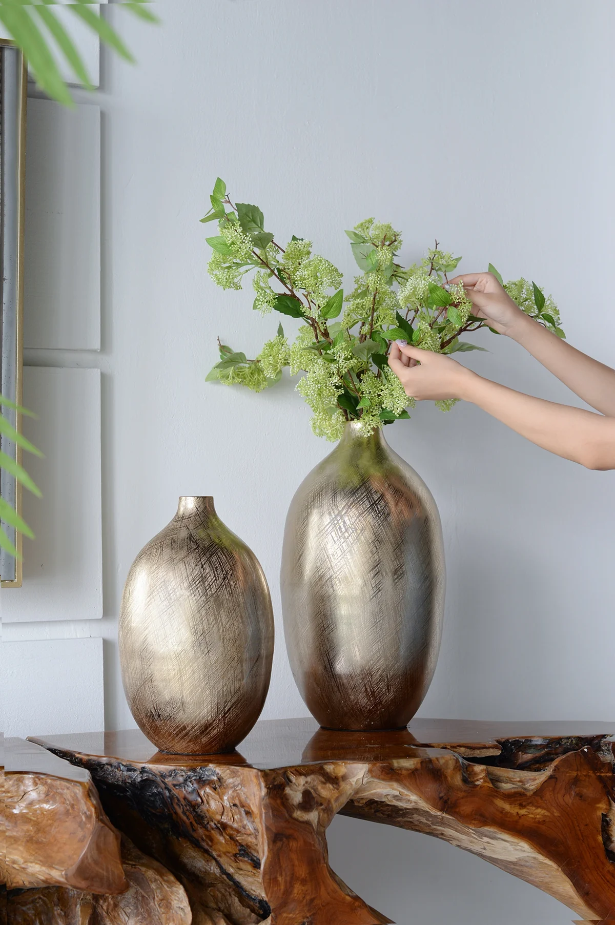 18.5" Aluminum Vase - Image 7