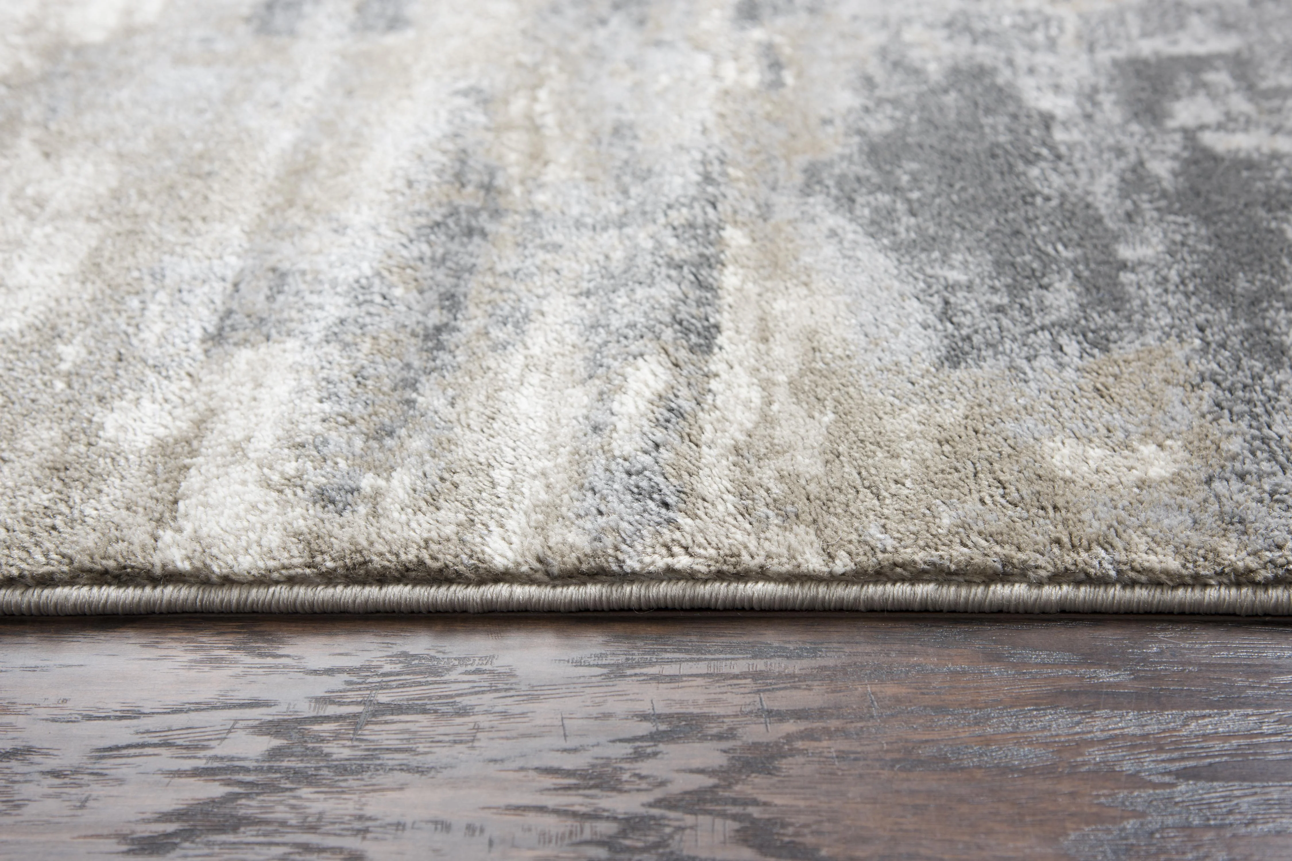 Encore Power Loomed 100% Polypropylene Abstract Area Rug - Image 6