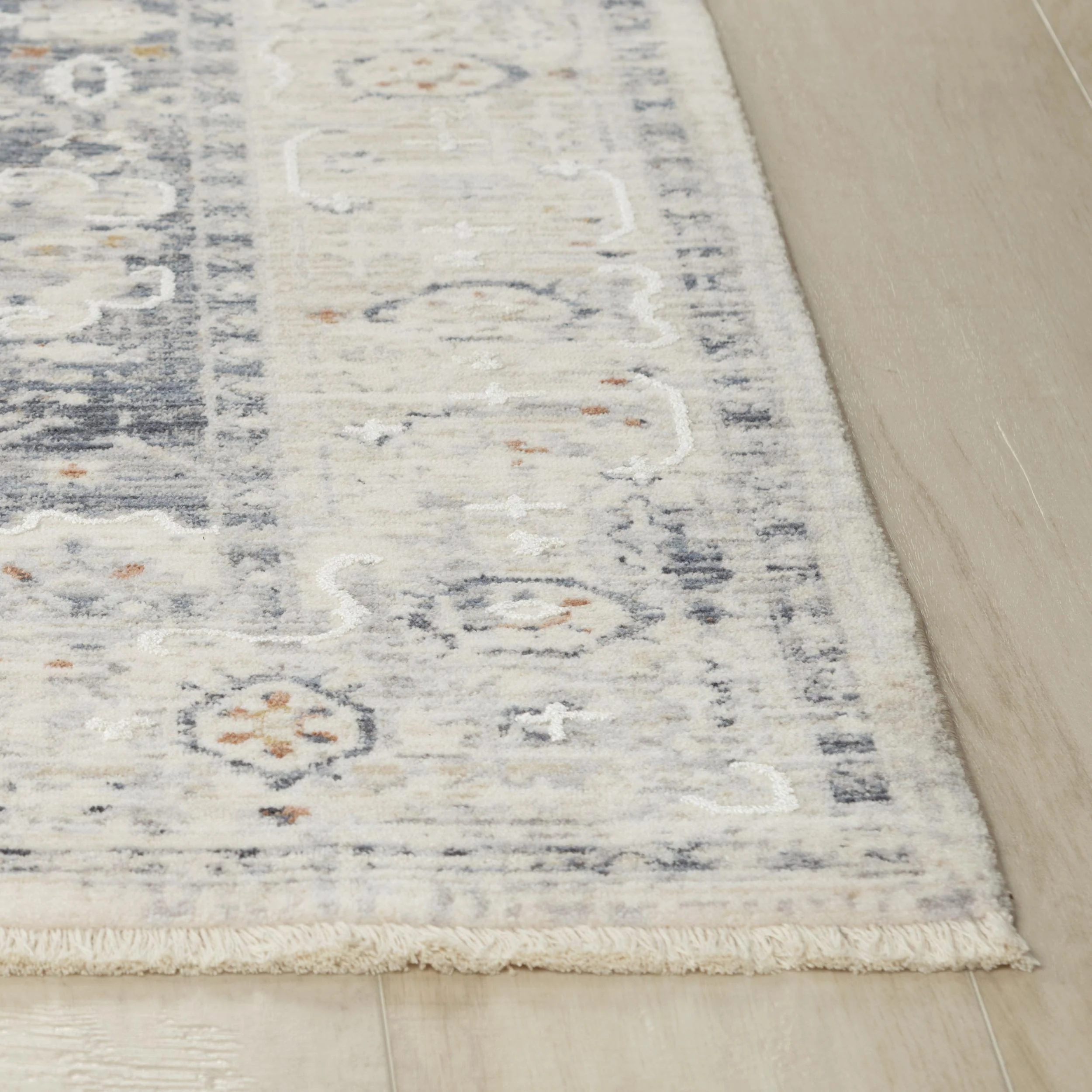 Power Loomed Classic/Persian Area Rug - Image 11