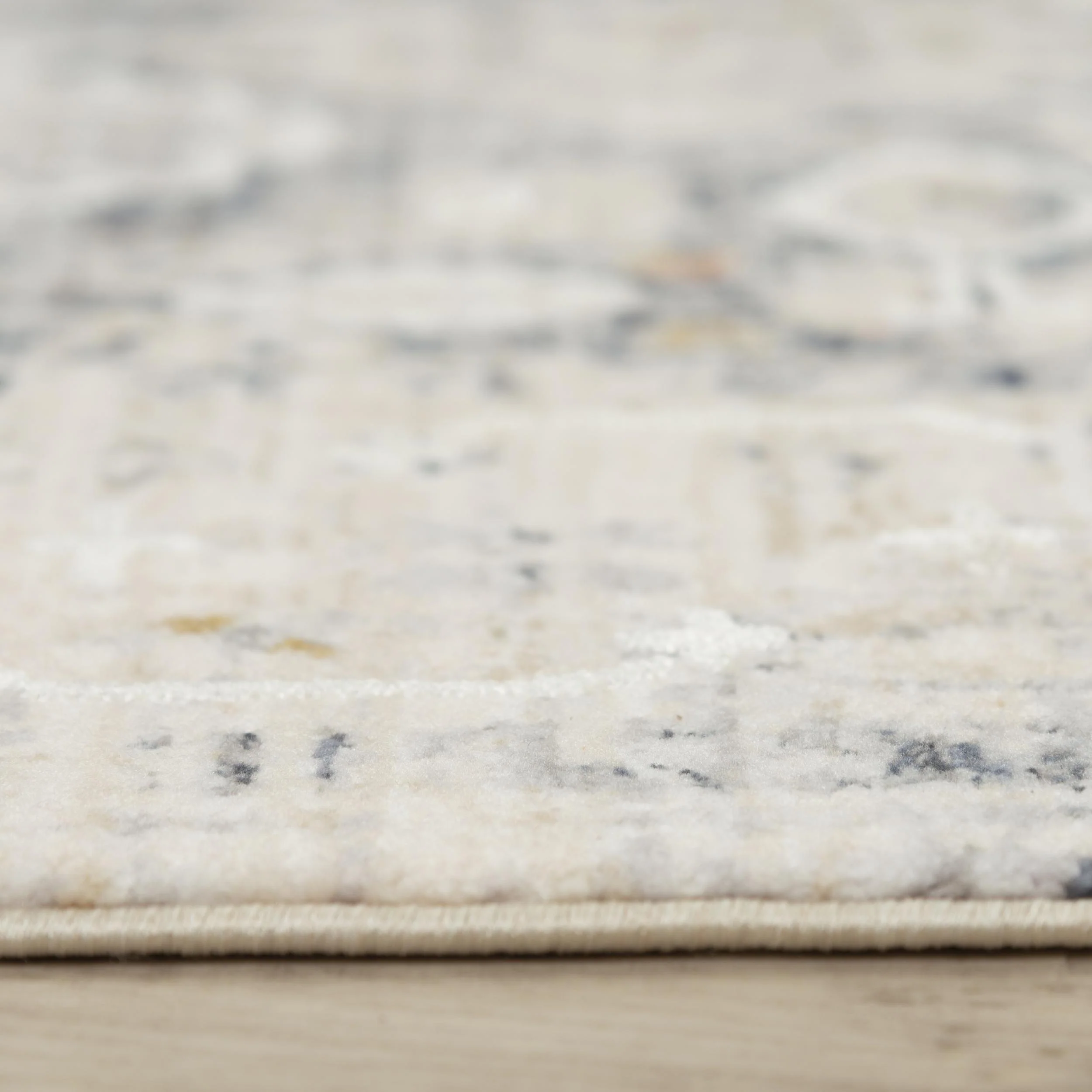 Power Loomed Classic/Persian Area Rug - Image 12