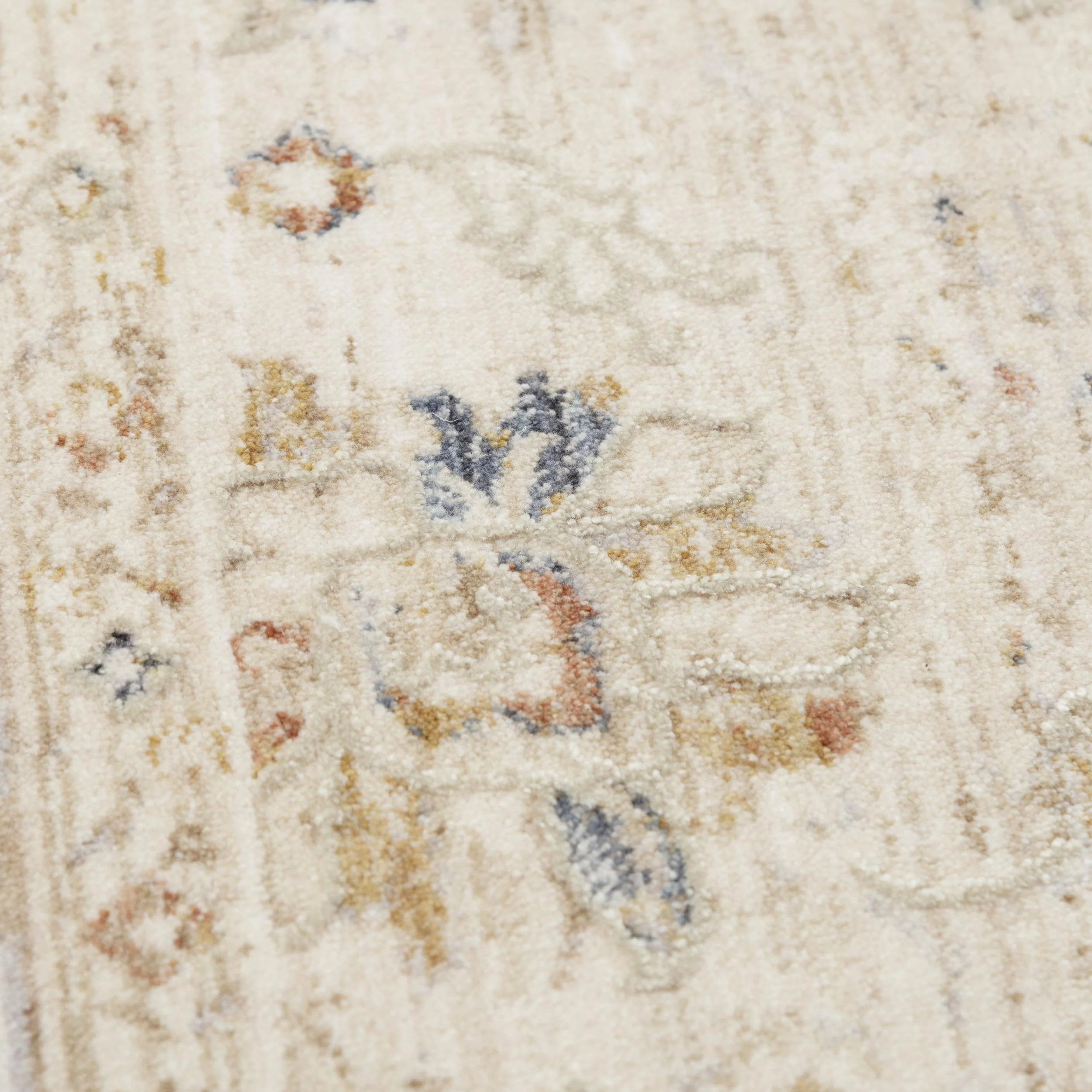 Power Loomed Classic/Persian Area Rug - Image 3
