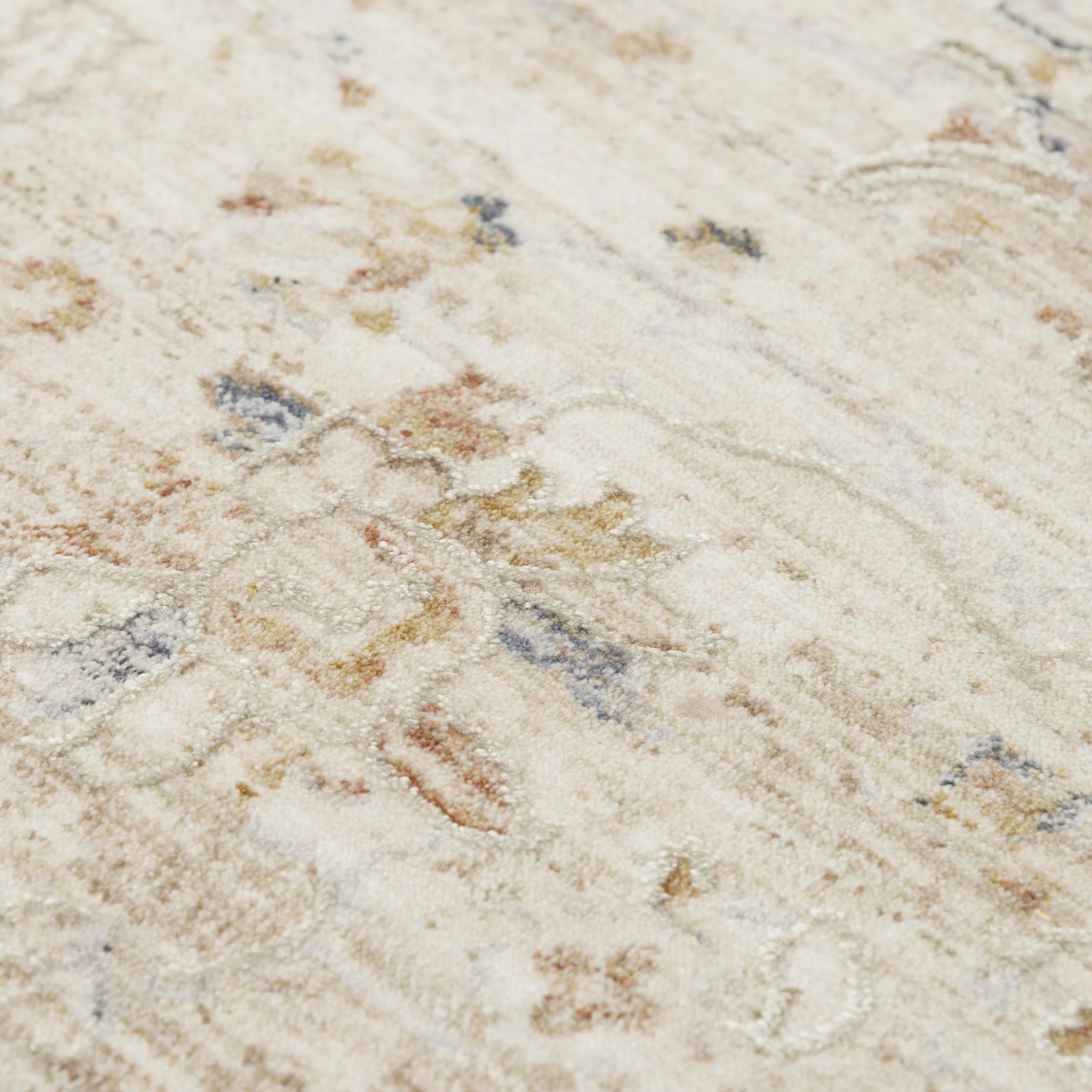 Power Loomed Classic/Persian Area Rug - Image 4