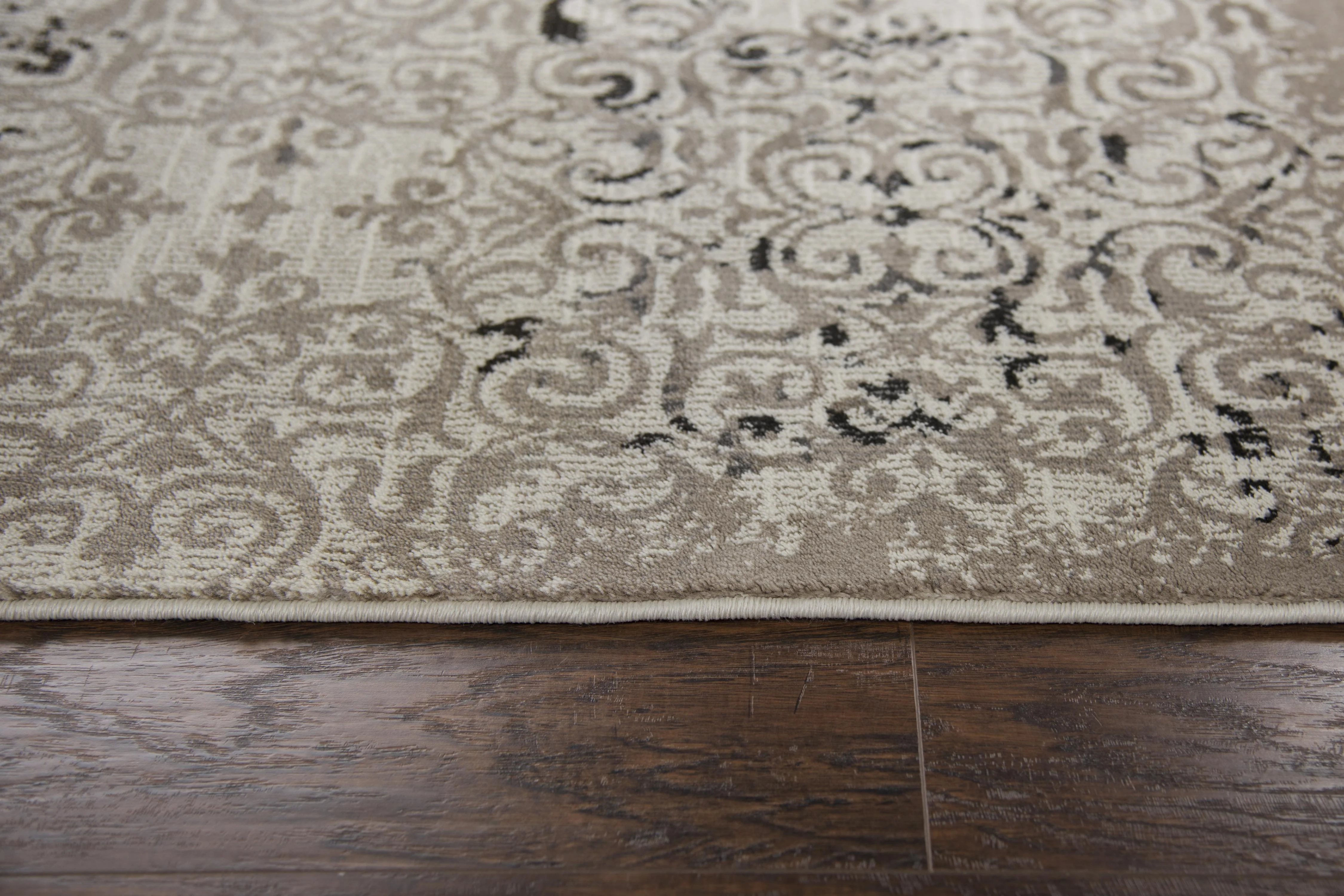 Power Loomed Medallion Area Rug - Image 6