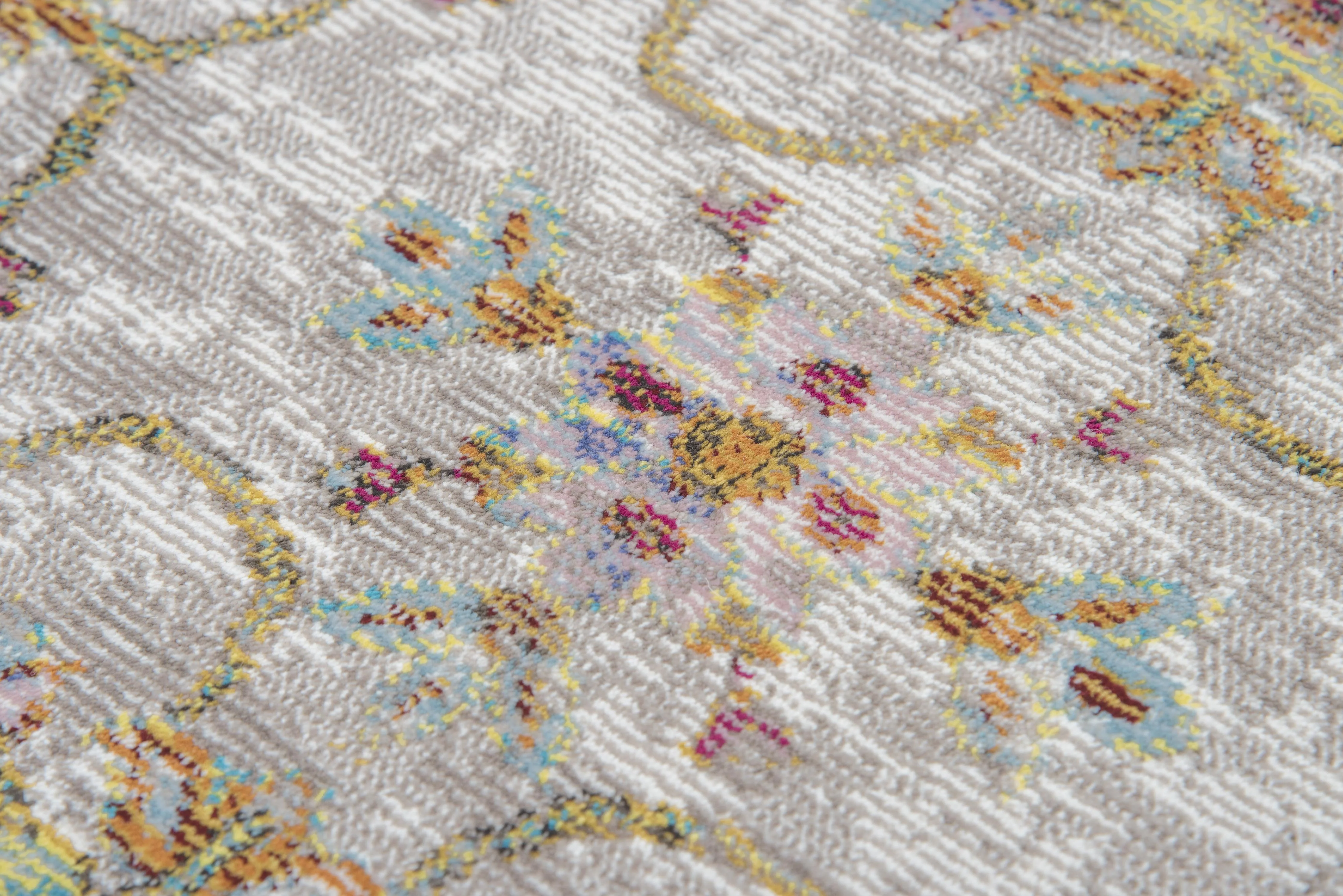 Power Loomed Vine/Scroll Work Area Rug - Image 3