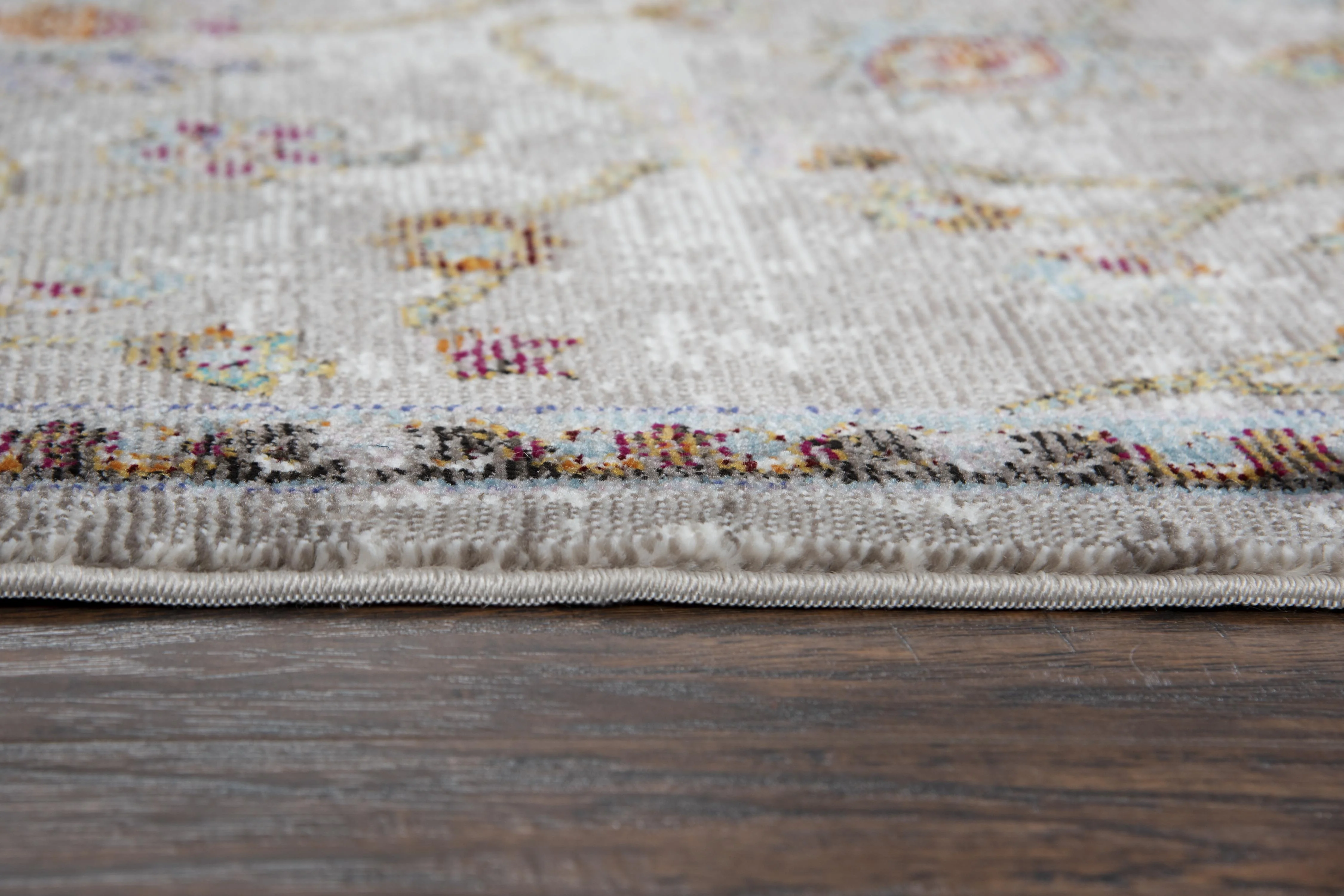 Power Loomed Vine/Scroll Work Area Rug - Image 6