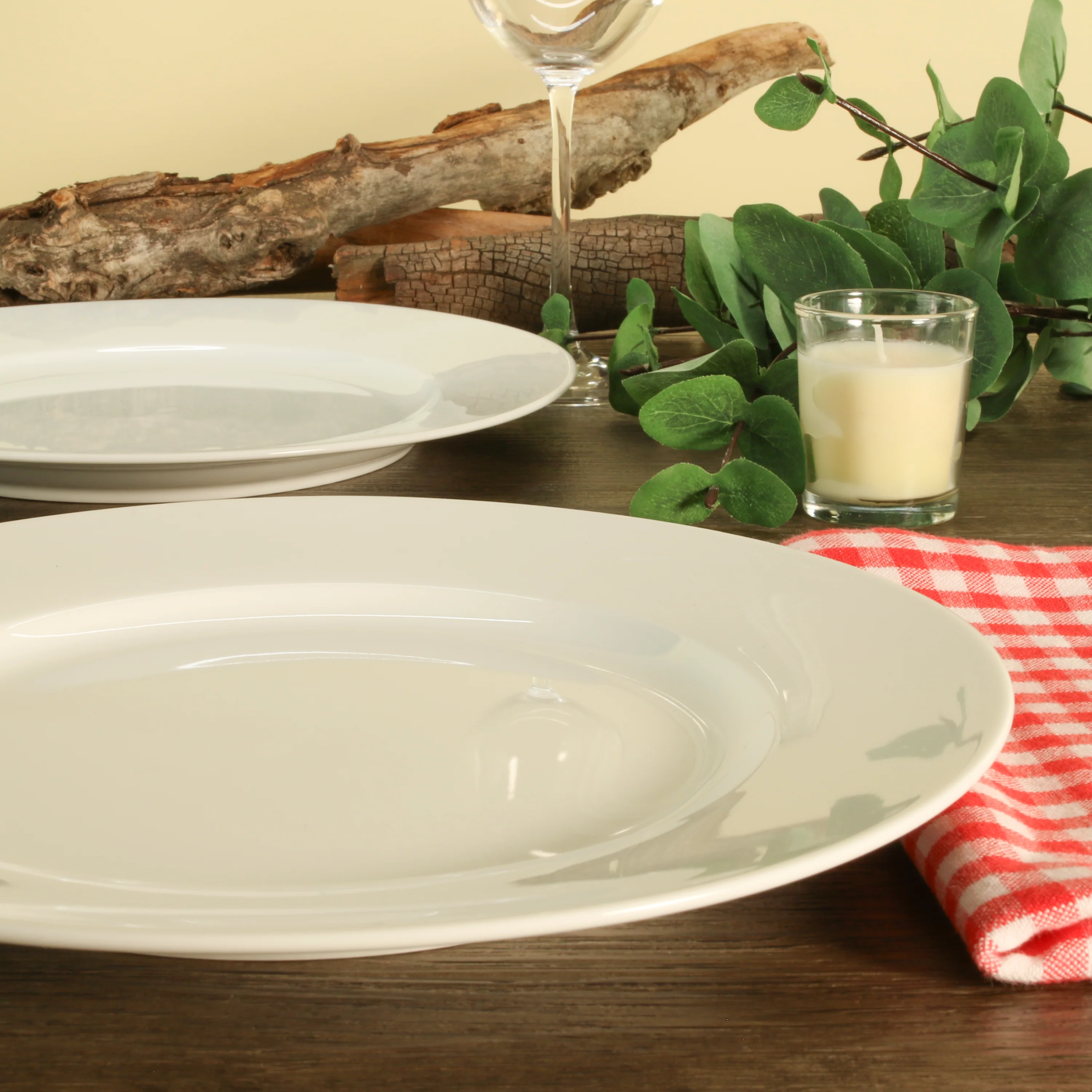 Rim Set of 4 Dinner Plates - Image 6