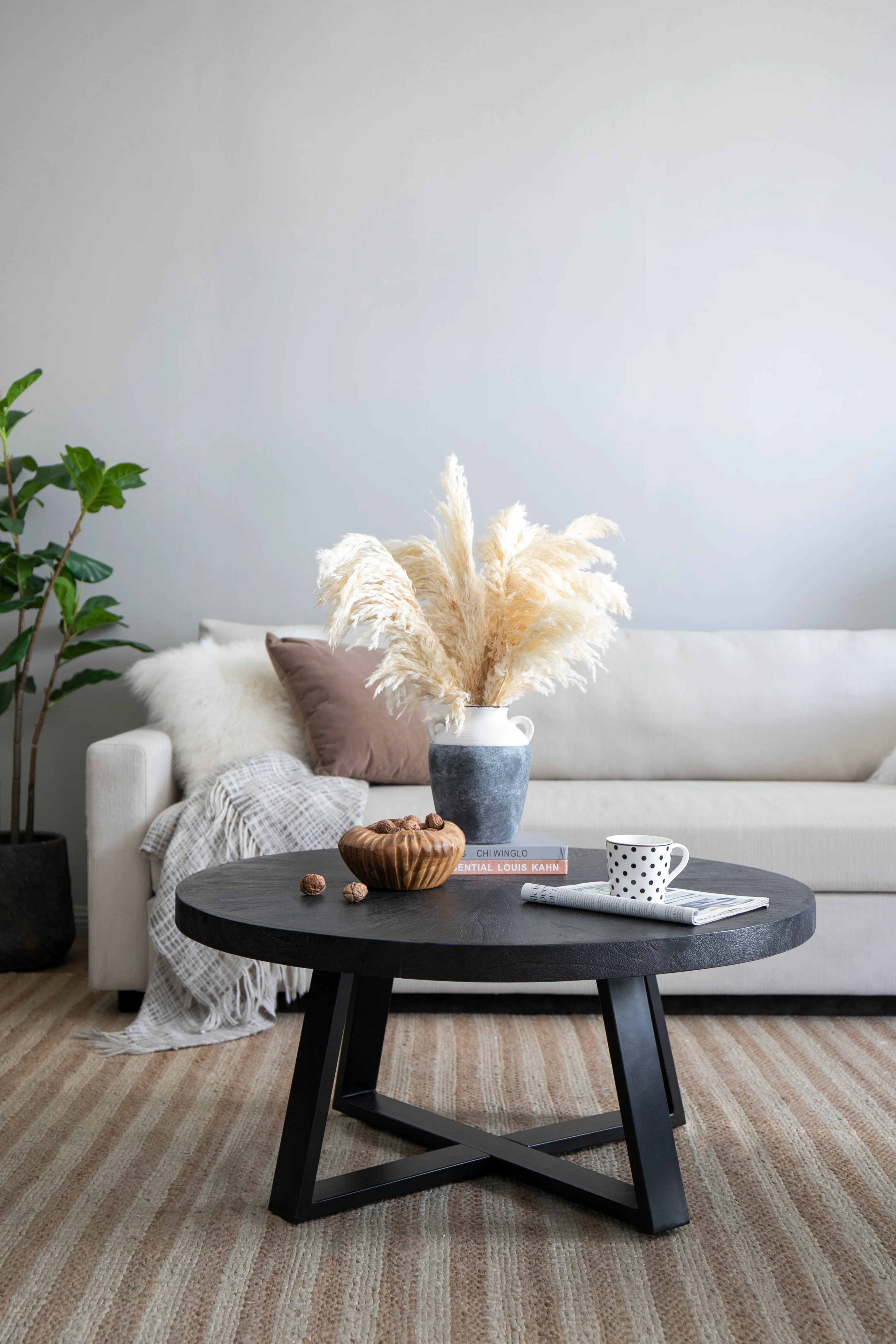 Round Coffee Table, Black - Image 3