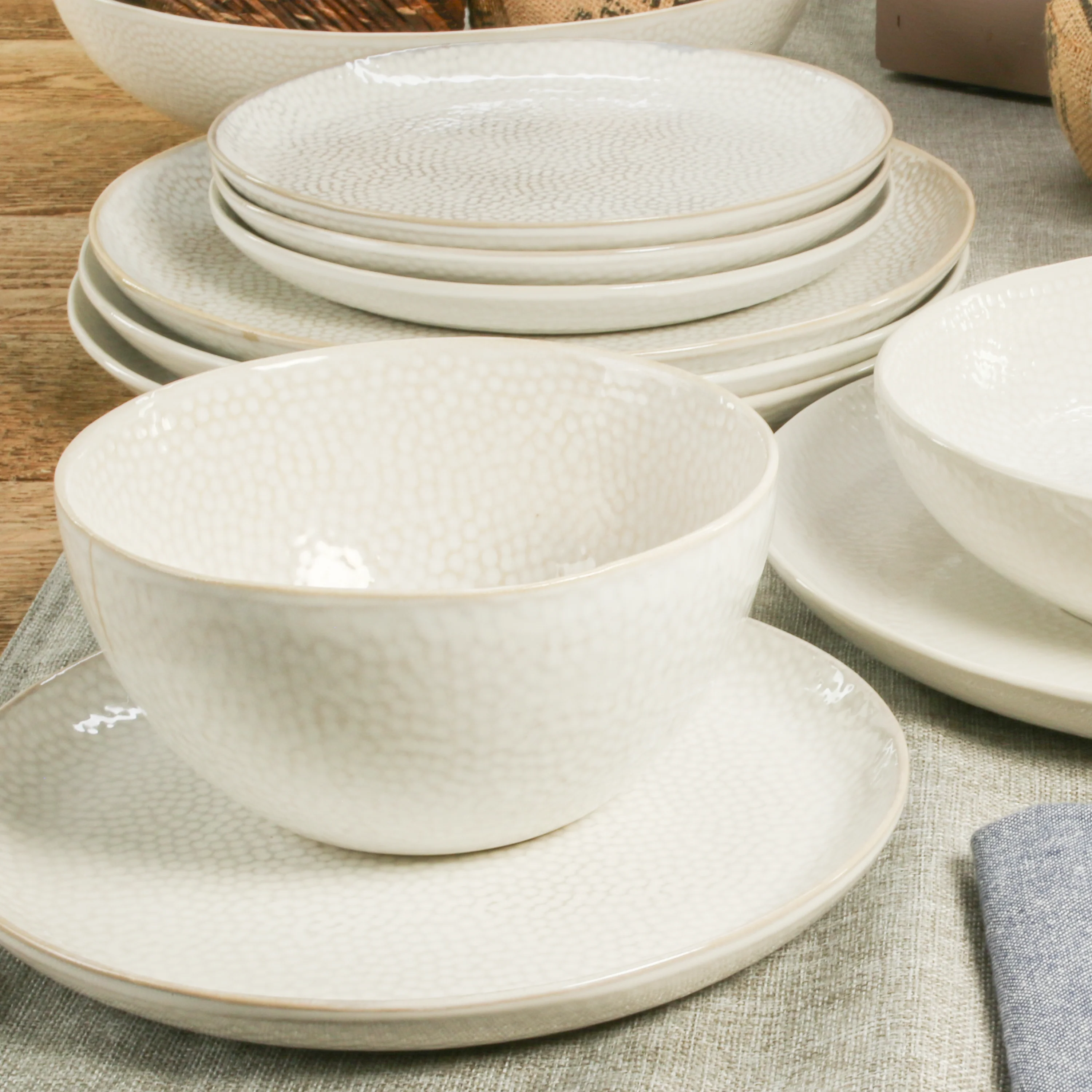 Serene 16 Piece Dinnerware Set - Image 2