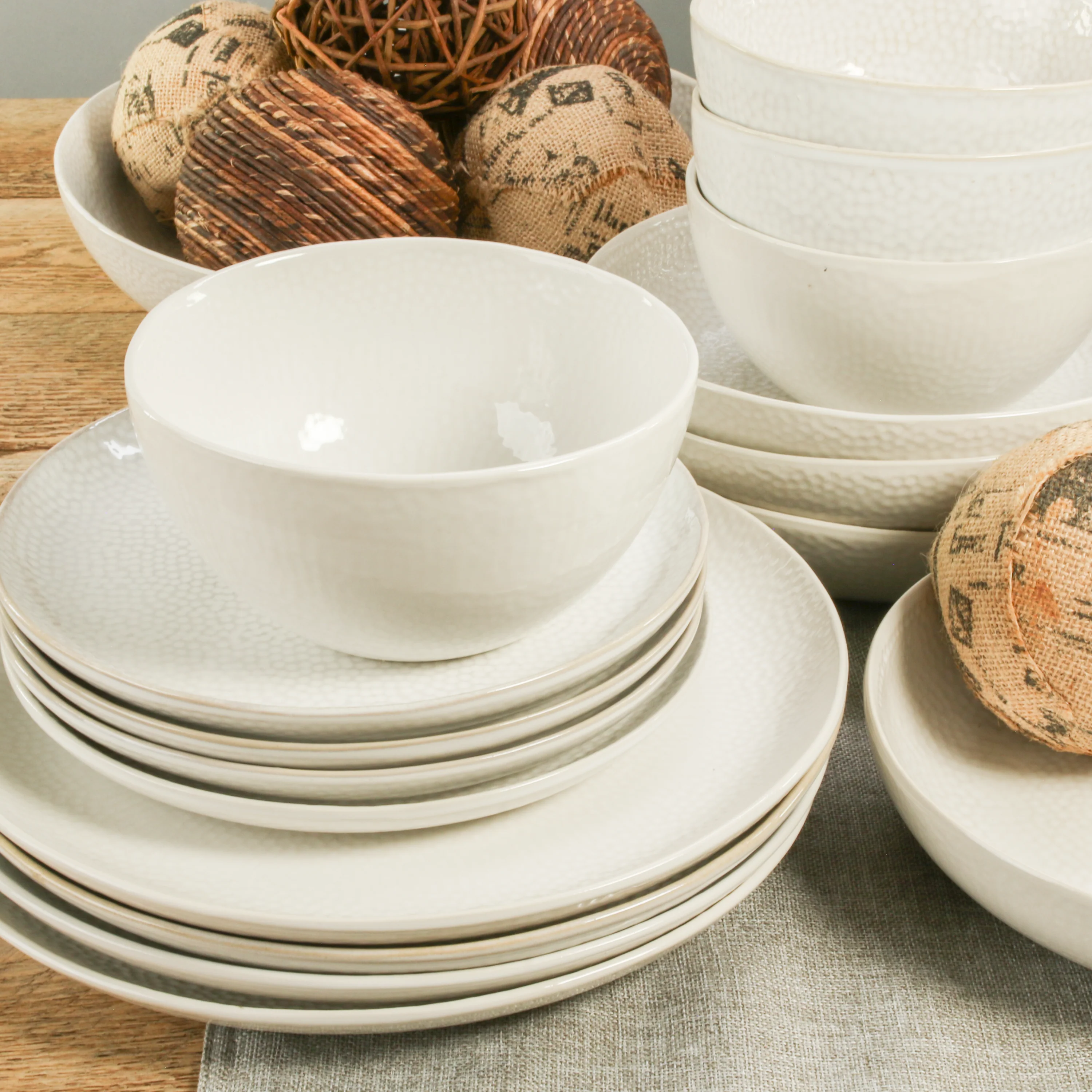 Serene 16 Piece Dinnerware Set - Image 6