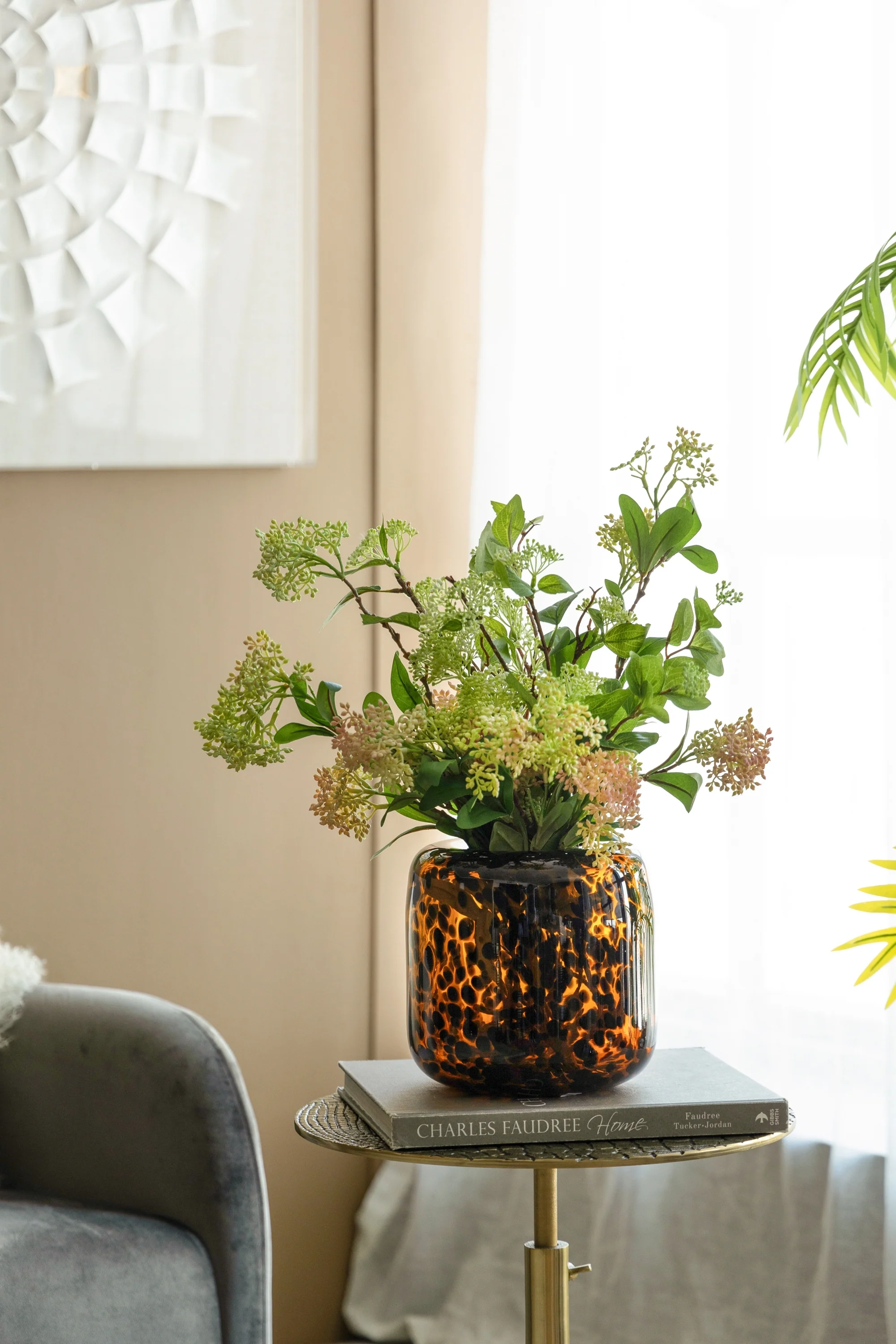 Tortoiseshell Amber Glass Vase, Short - Image 9