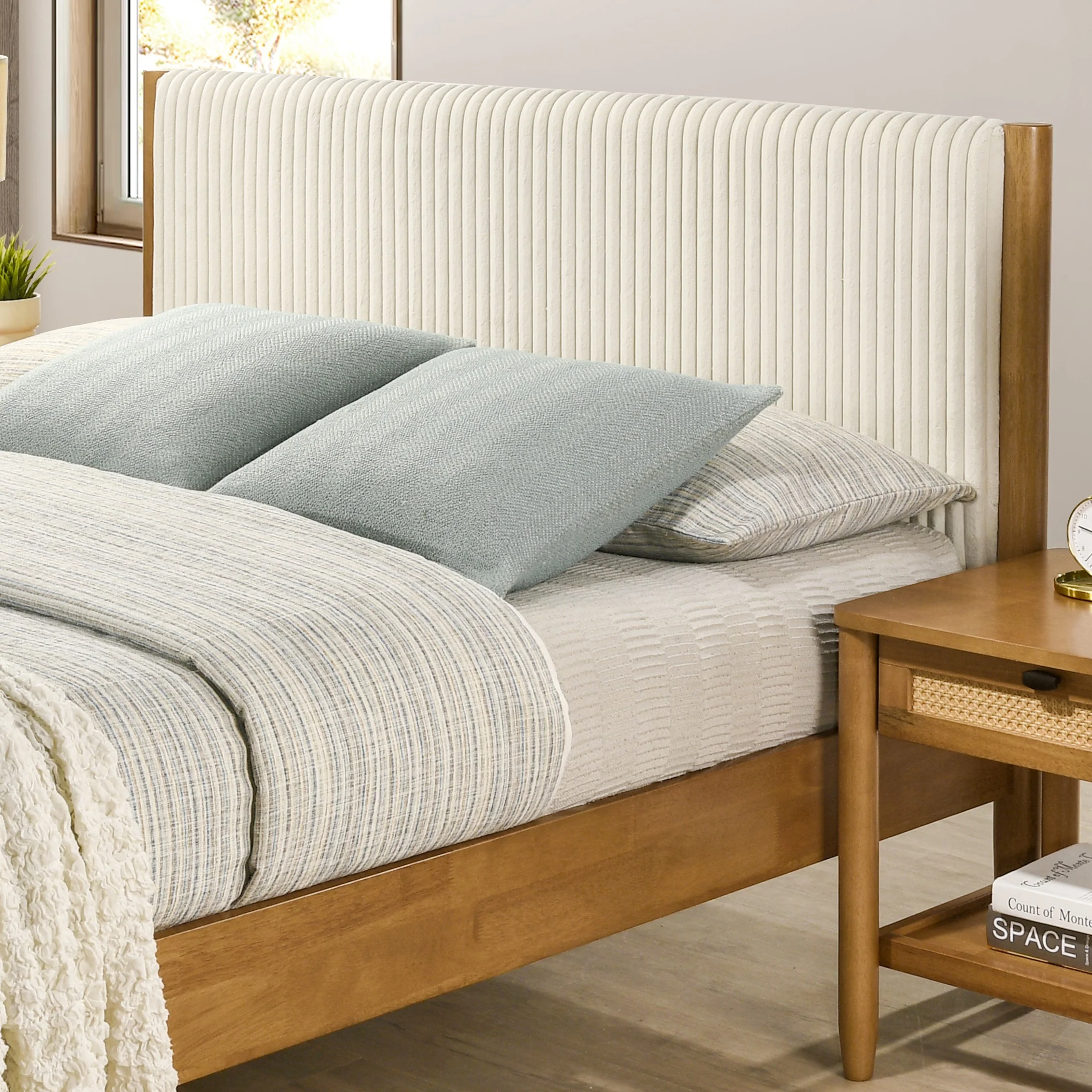 Vichy 5-Piece Rubberwood Queen Bedroom Set - Image 5