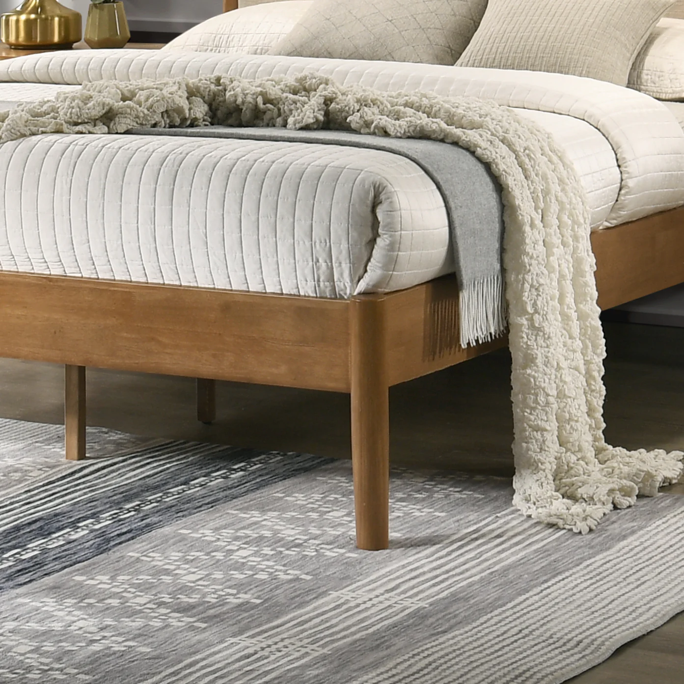 Vichy 5-Piece Rubberwood Queen Bedroom Set - Image 11